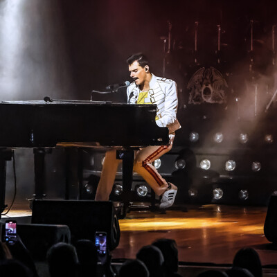 gallery image q revival band